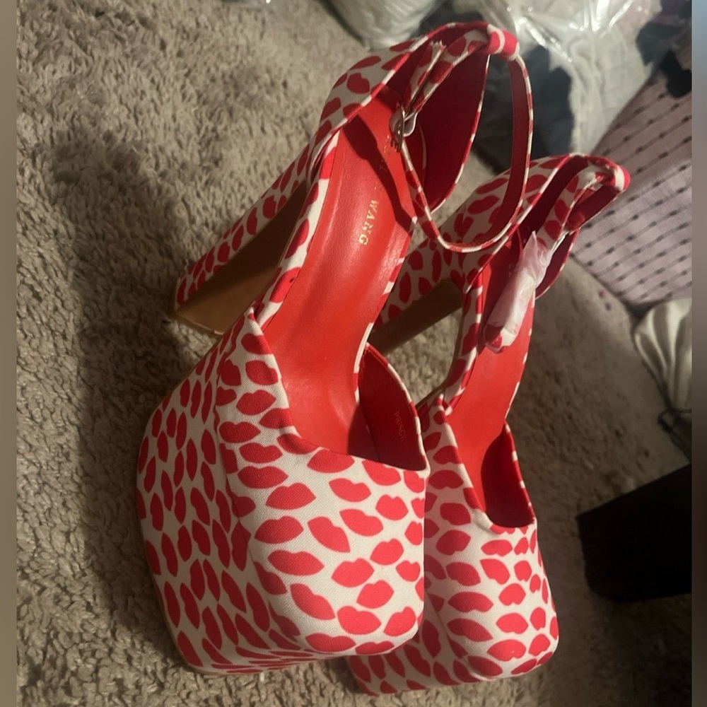 Platform heels with kiss marks